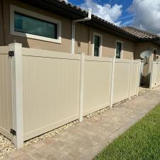 Repair-Vinyl-tan-fence-on-Cape-Coral 1